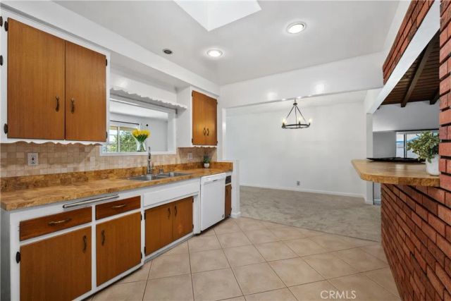 805 S Oakhaven, Anaheim, CA 92804