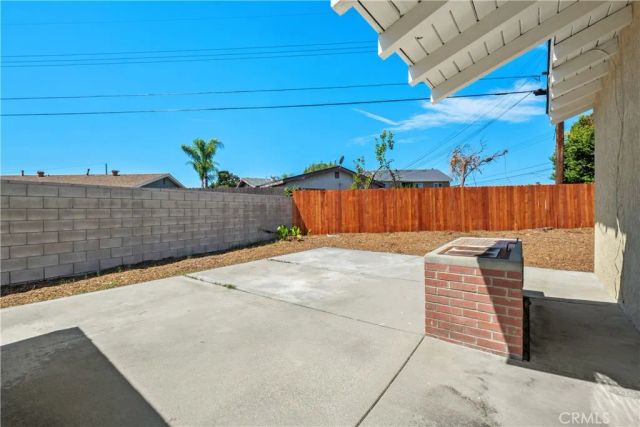 805 S Oakhaven, Anaheim, CA 92804