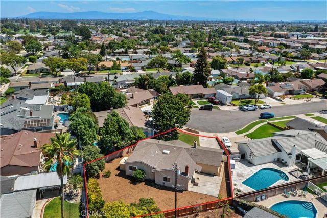 805 S Oakhaven, Anaheim, CA 92804