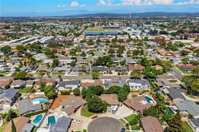 805 S Oakhaven, Anaheim, CA 92804