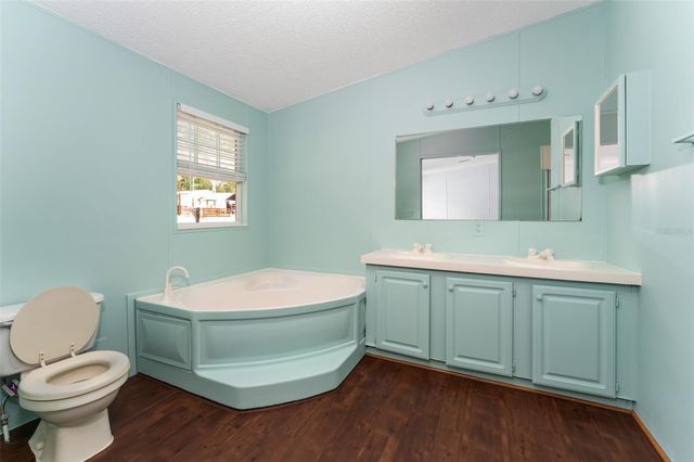 5841 SE 164TH AVENUE, Ocklawaha, FL 32179