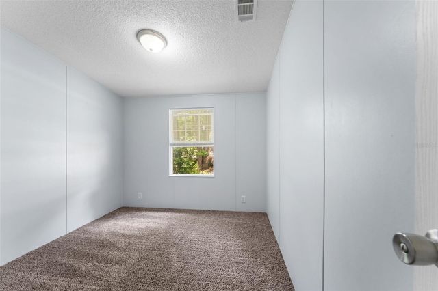 5841 SE 164TH AVENUE, Ocklawaha, FL 32179