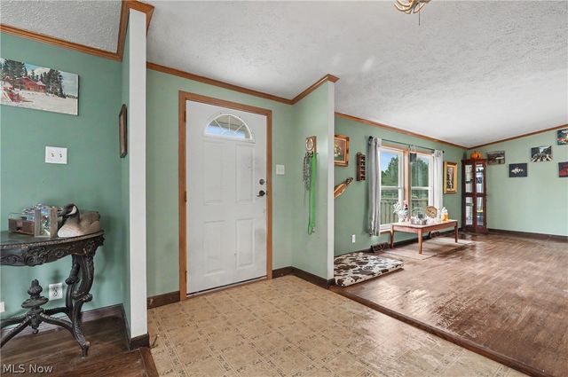 788 State Route 88 NE, Bristolville, OH 44402