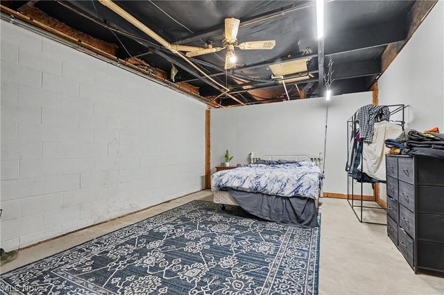 788 State Route 88 NE, Bristolville, OH 44402