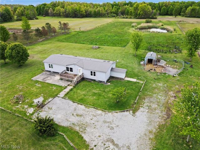 788 State Route 88 NE, Bristolville, OH 44402