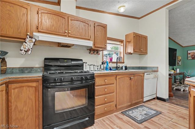 788 State Route 88 NE, Bristolville, OH 44402