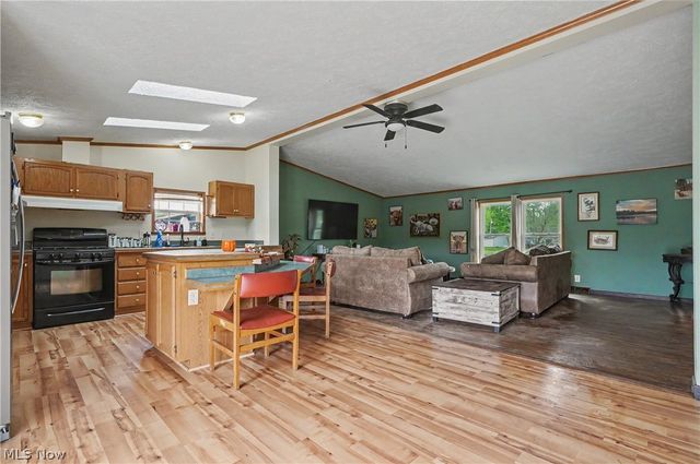 788 State Route 88 NE, Bristolville, OH 44402
