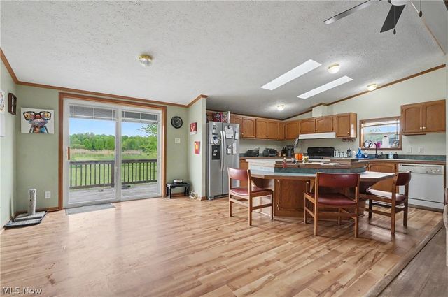 788 State Route 88 NE, Bristolville, OH 44402