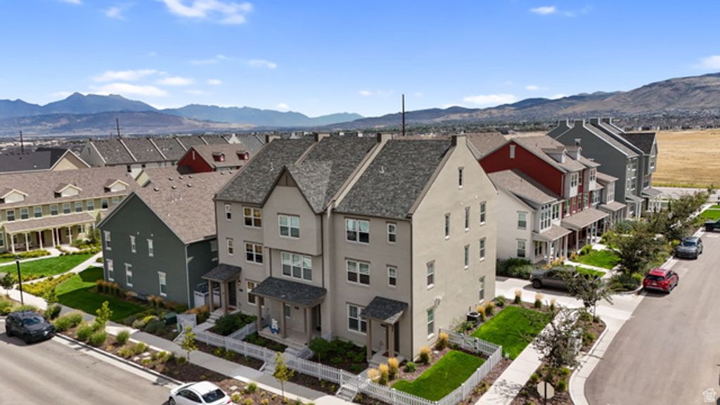 6679 W SKIP ROCK RD, South Jordan, UT 84009 — exterior