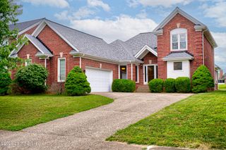3005 Lake Vista Dr, Louisville, KY 40241