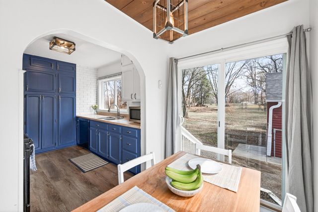 1387 Hadley Avenue N, Oakdale, MN 55128