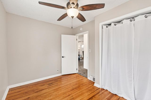 1387 Hadley Avenue N, Oakdale, MN 55128