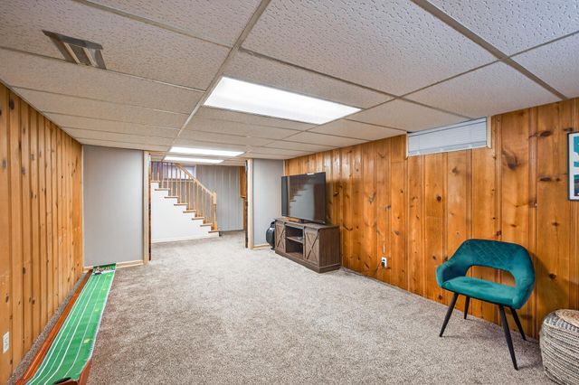 1387 Hadley Avenue N, Oakdale, MN 55128