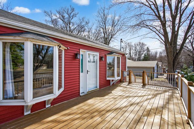 1387 Hadley Avenue N, Oakdale, MN 55128