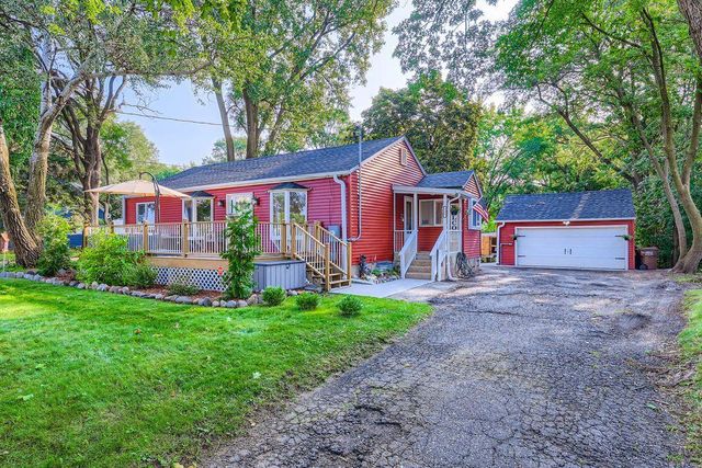 1387 Hadley Avenue N, Oakdale, MN 55128