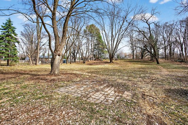 1387 Hadley Avenue N, Oakdale, MN 55128