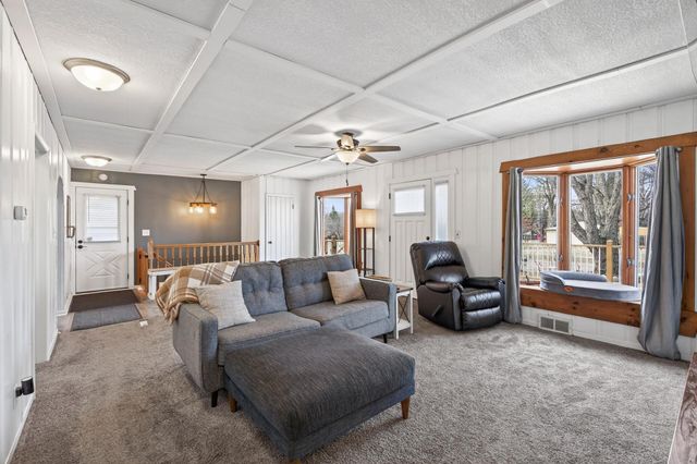 1387 Hadley Avenue N, Oakdale, MN 55128