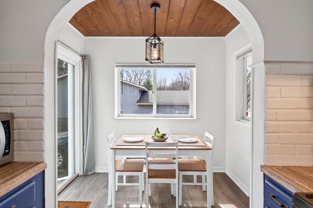 1387 Hadley Avenue N, Oakdale, MN 55128