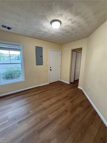 5565 Taylors Walke LN, Virginia Beach, VA 23462