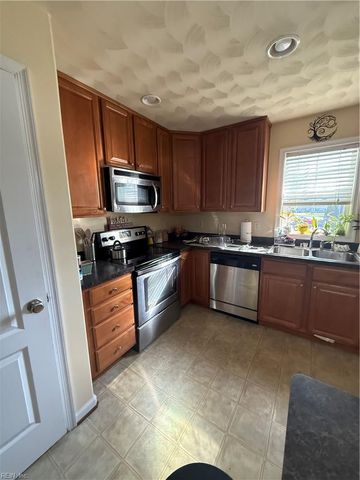 5565 Taylors Walke LN, Virginia Beach, VA 23462