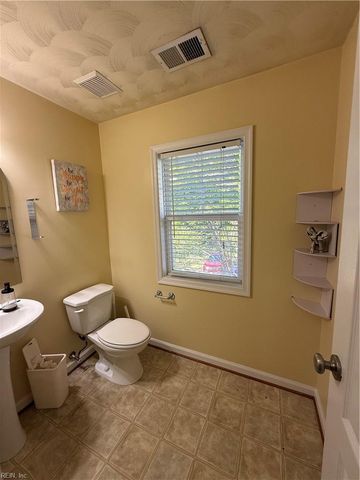 5565 Taylors Walke LN, Virginia Beach, VA 23462
