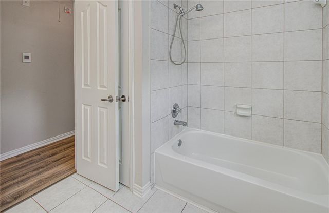 12607 Tallwood Crossing Lane, Houston, TX 77041