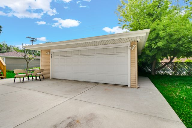 9632 Kilpatrick Avenue, Oak Lawn, IL 60453