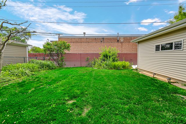 9632 Kilpatrick Avenue, Oak Lawn, IL 60453