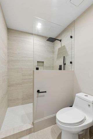 10 S Briar Hollow Lane 15, Houston, TX 77027