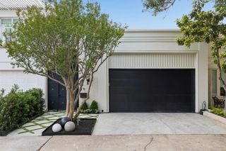 10 S Briar Hollow Lane 15, Houston, TX 77027