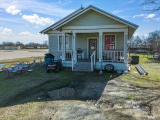 201 E S Main Street, Blooming Grove, TX 76626