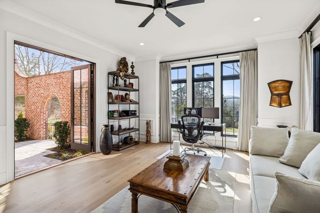 4520 Shys Hill Rd, Nashville, TN 37215