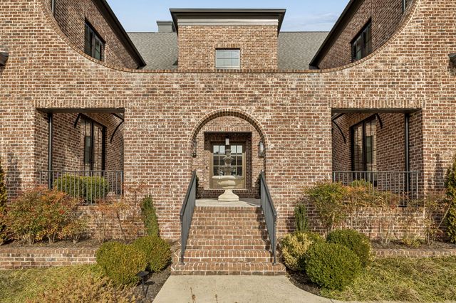 4520 Shys Hill Rd, Nashville, TN 37215