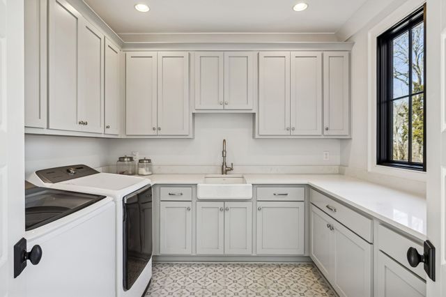 4520 Shys Hill Rd, Nashville, TN 37215