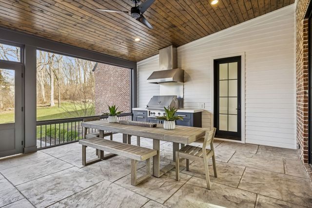 4520 Shys Hill Rd, Nashville, TN 37215