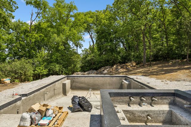 4520 Shys Hill Rd, Nashville, TN 37215
