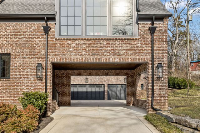 4520 Shys Hill Rd, Nashville, TN 37215