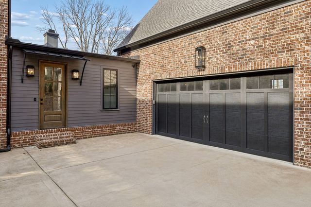 4520 Shys Hill Rd, Nashville, TN 37215