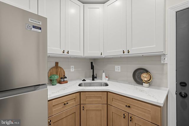 4222 WALLACE ST, Philadelphia, PA 19104
