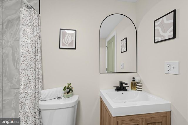4222 WALLACE ST, Philadelphia, PA 19104