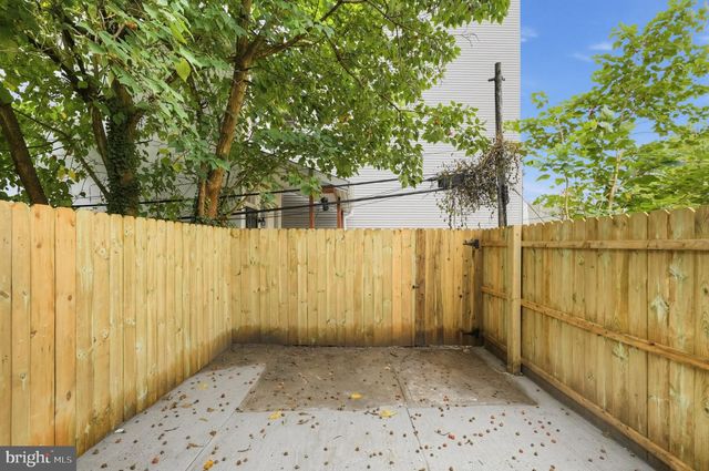 4222 WALLACE ST, Philadelphia, PA 19104