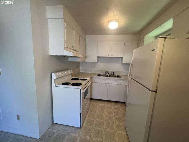 4423 Se 27TH Ave, Portland, OR 97202