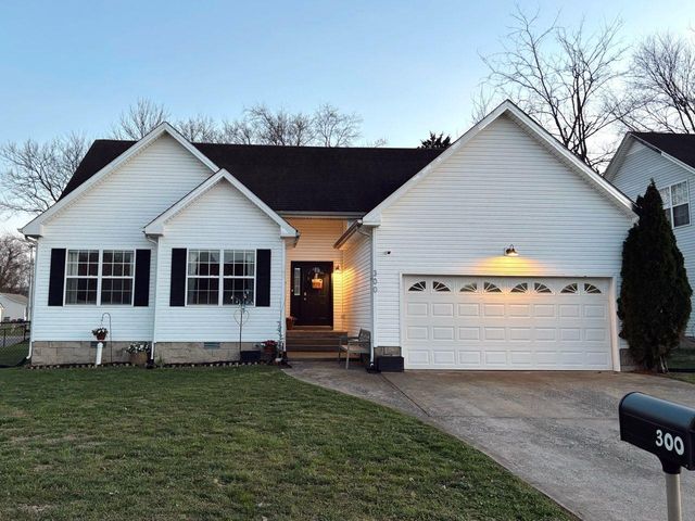 300 Chalet Cir, Clarksville, TN 37040