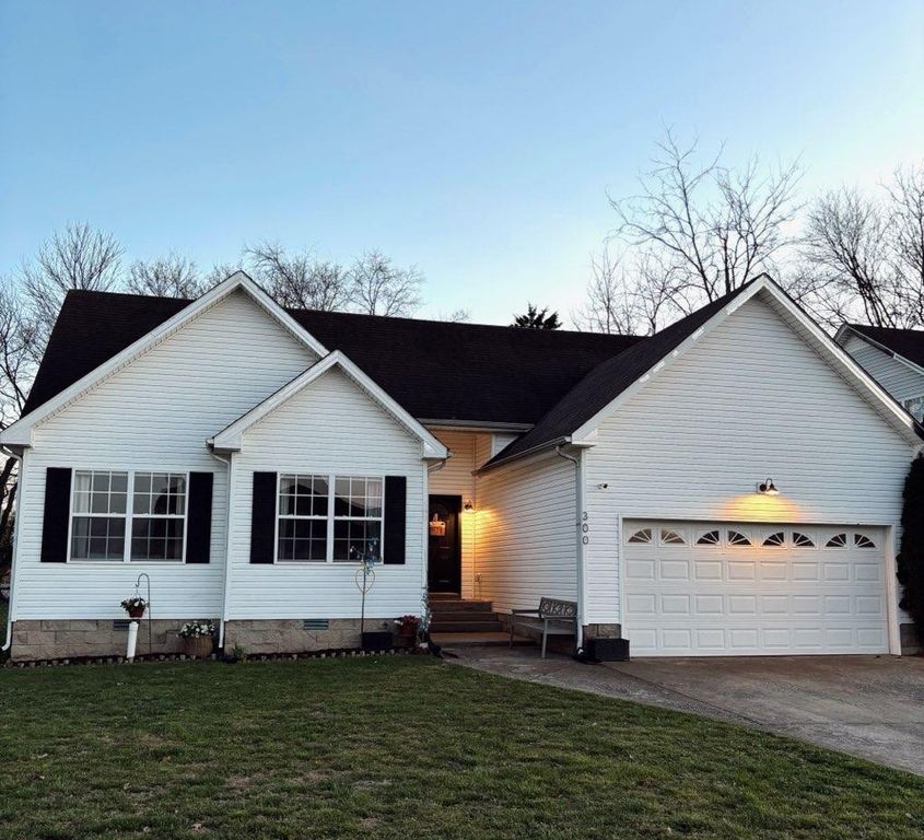 300 Chalet Cir, Clarksville, TN 37040