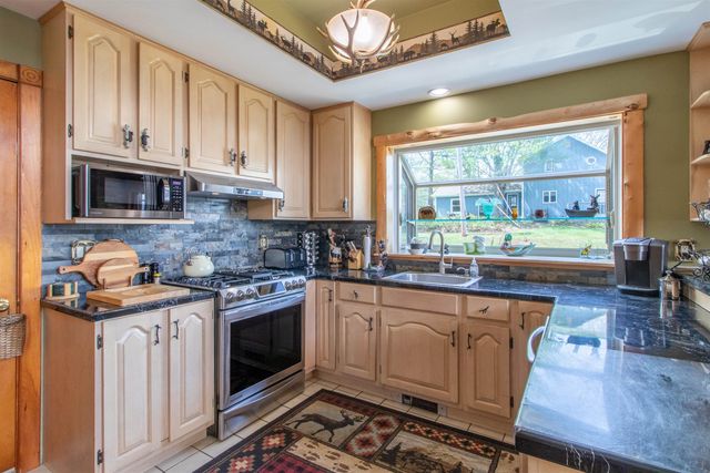 336 Spruce Street, Newport City, VT 05855