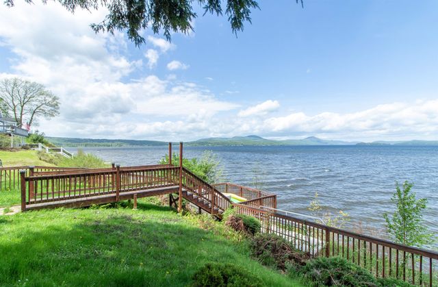 336 Spruce Street, Newport City, VT 05855
