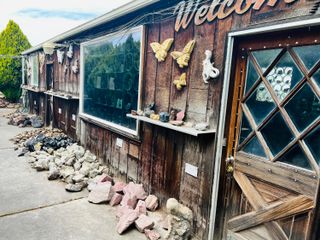 7840 S Highway 97, Redmond, OR 97756