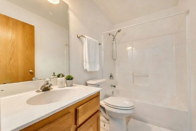 173 Heidel ROAD, Thiensville, WI 53092