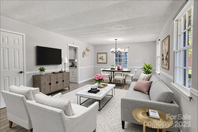 3637 Glenville Avenue, Charlotte, NC 28215