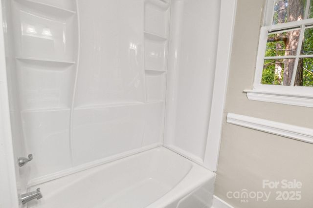 3637 Glenville Avenue, Charlotte, NC 28215